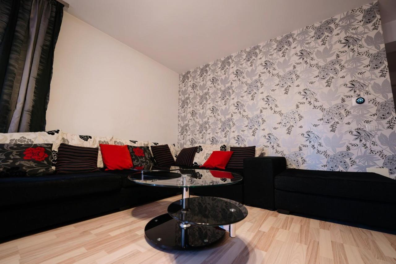 Quiet 3-Room Apt - 2 Parking Spaces - 5 Min Bus Floreşti Buitenkant foto